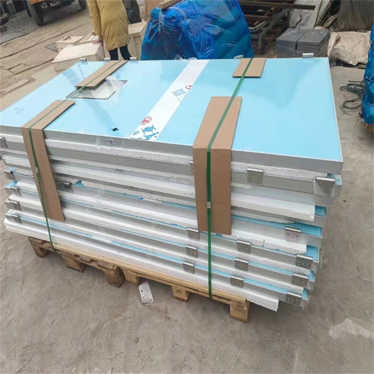 海南工业防护先锋：定制化铅门解决方案全解析